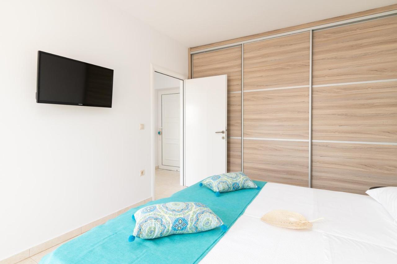 Lungo Mare Apartment Gennadi Bagian luar foto