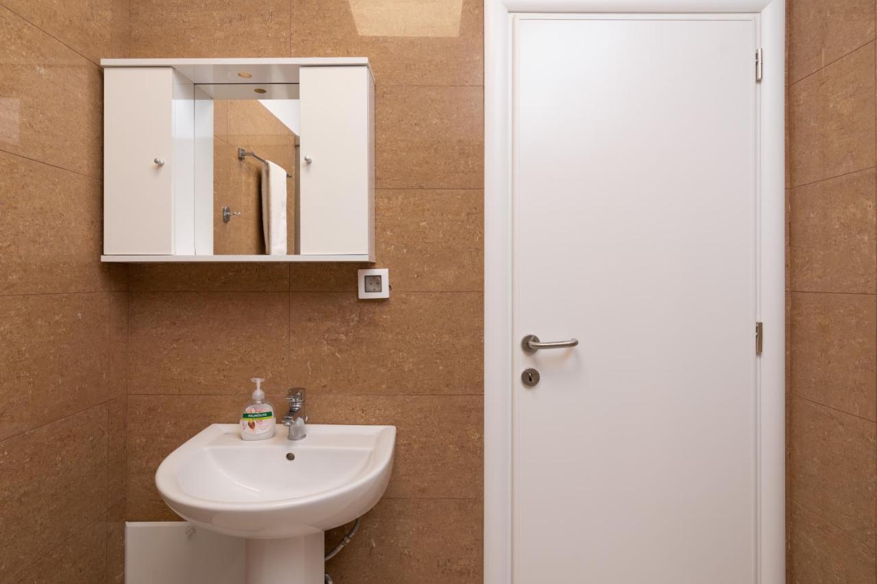 Lungo Mare Apartment Gennadi Bagian luar foto