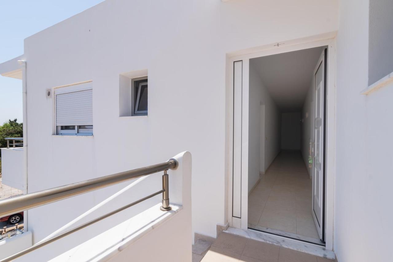 Lungo Mare Apartment Gennadi Bagian luar foto